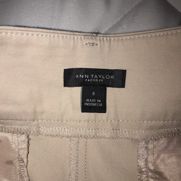 Ann Taylor beige ankle length pants - Size 8 - Picture 8 of 8